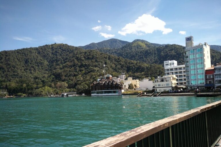 伊達邵老街｜伊達邵老街 2026 旅遊全攻略：必吃原民美食、碼頭湖景與交通懶人包