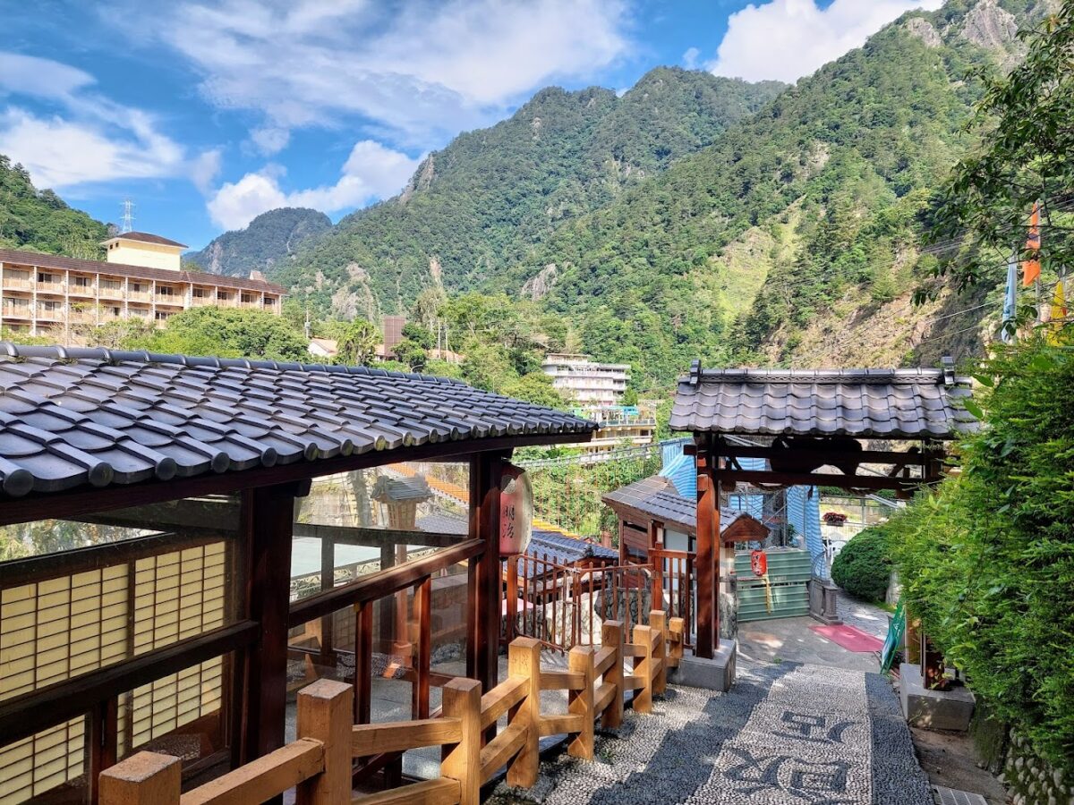 谷關景點｜2026谷關景點全攻略：必訪日系老街、免費足湯與森林步道推薦