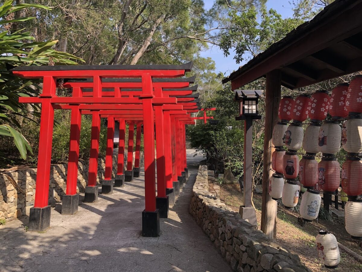 綠意山莊｜綠意山莊 2026 苗栗苑裡必訪童話景點：哈比屋、異國建築與豪華露營全攻略