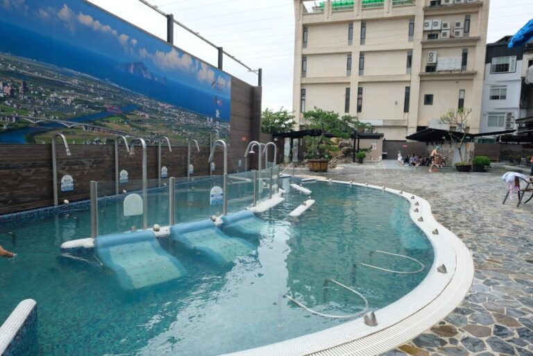 川湯春天旗艦館｜川湯春天旗艦館 2026 宜蘭礁溪溫泉飯店推薦：親子玩樂與 SPA 水療的度假天堂
