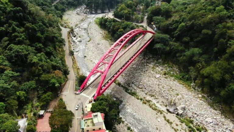 谷關溫泉｜谷關溫泉 2026 旅遊全攻略：走訪大甲溪畔美人湯、森林步道與交通建議