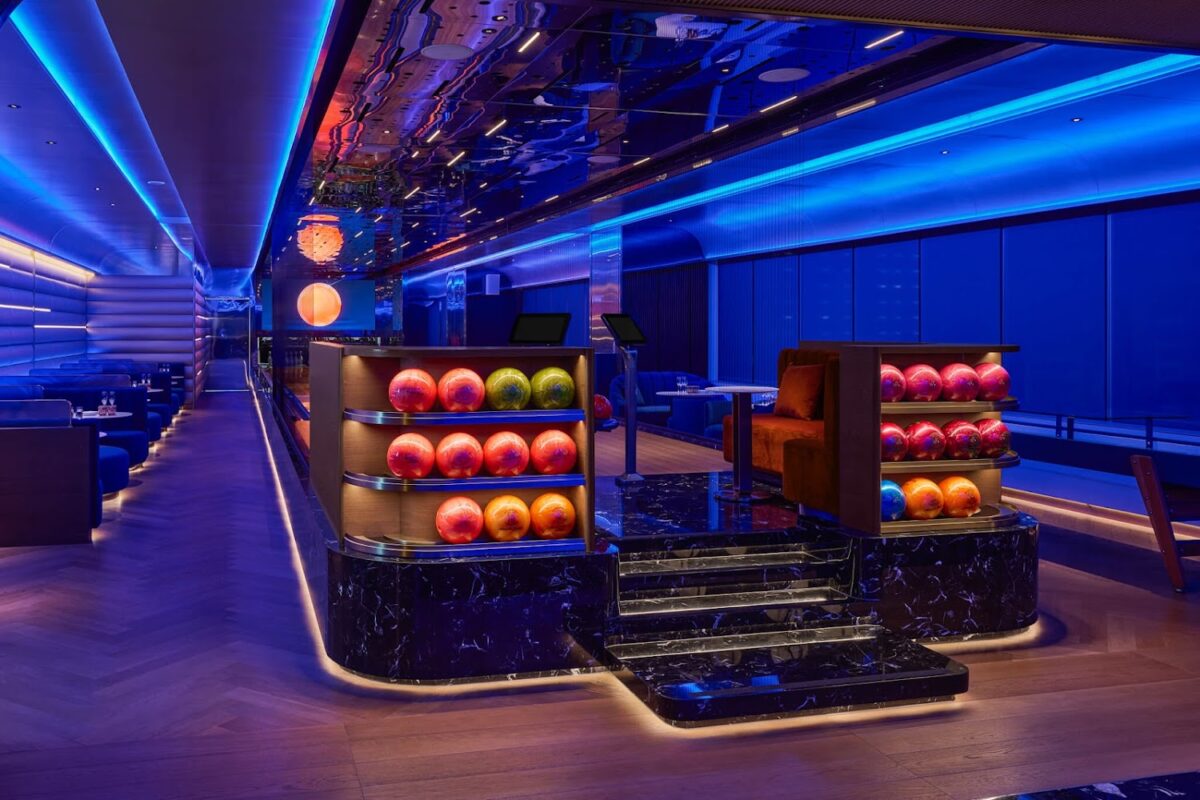 Rolling Bar 酒吧環境