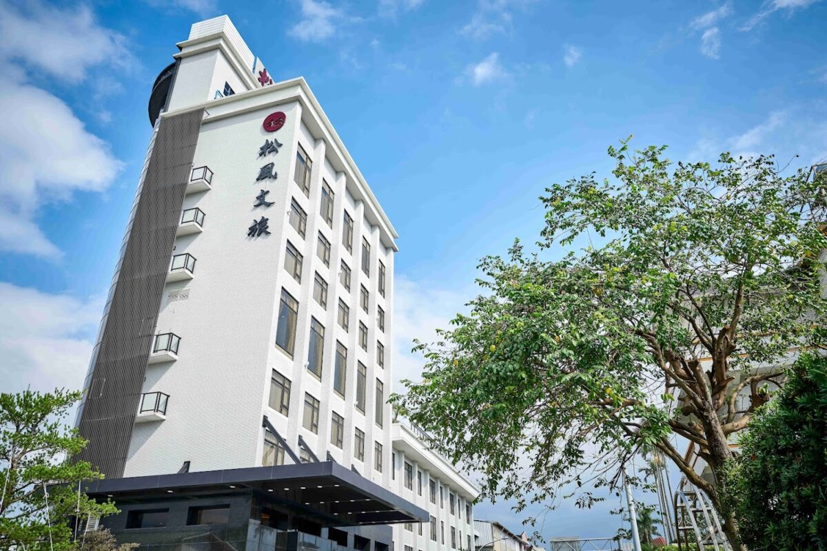 松風文旅頂樓泳池