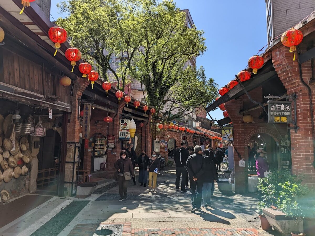 古坑老街｜古坑老街 2026 旅遊全攻略：品味深坑豆腐香與紅磚建築的懷舊魅力