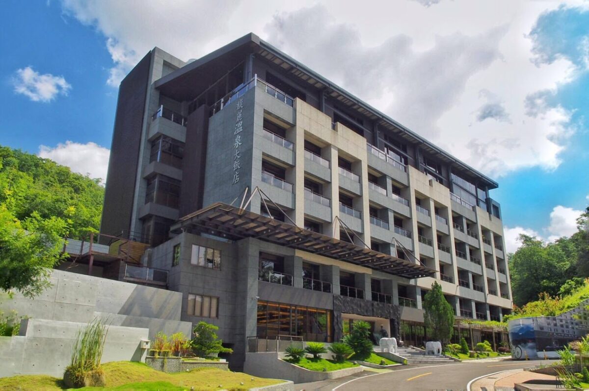溫泉飯店｜溫泉飯店推薦 2026：全台頂級名湯懶人包！雲品、加賀屋等 5 間奢華泡湯評測