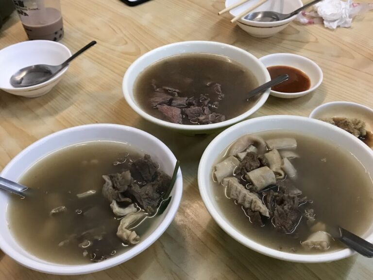潮州美食｜潮州美食推薦 2026 必吃懶人包：從牛肉湯、古早味肉圓到深夜宵夜全攻略